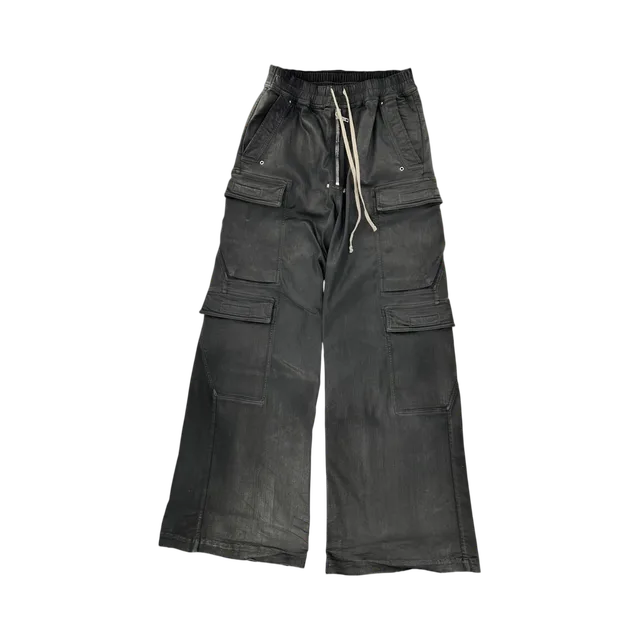 Black Pants, Black