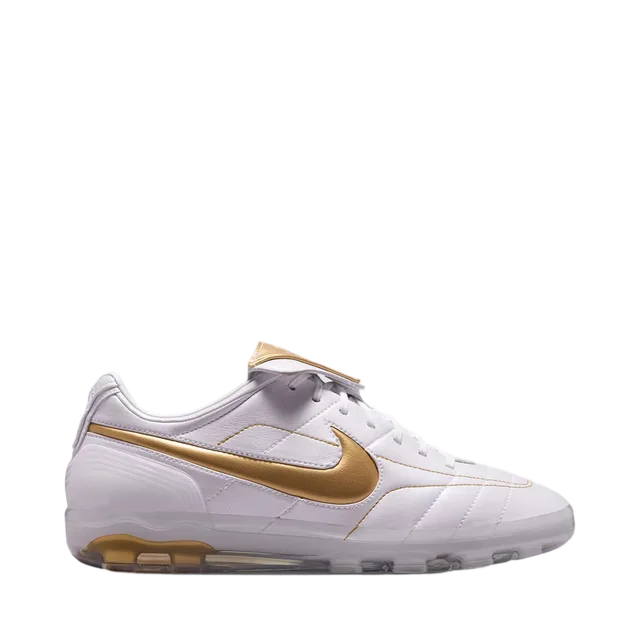 Nike Sneakers in Gold / White