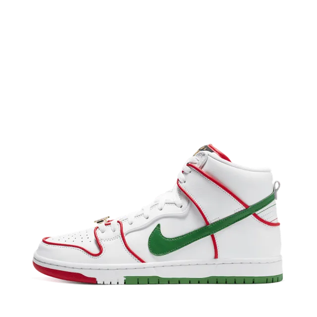 Nike Sneakers in White / Red