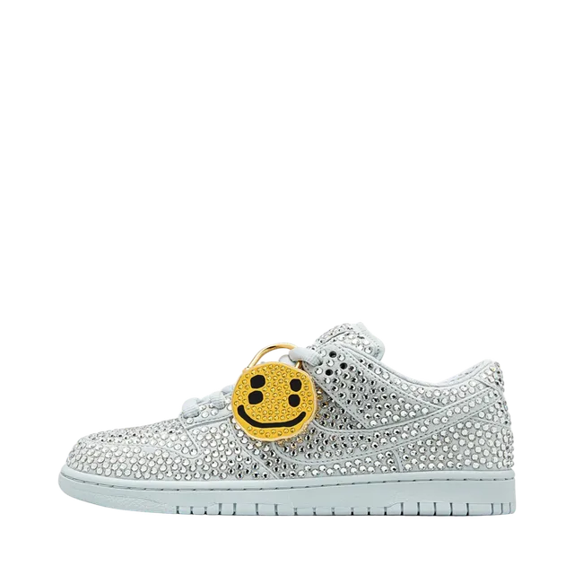 White Sneakers in White / Silver